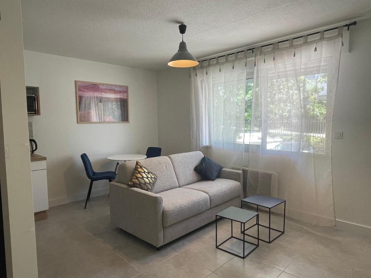 Apartment Au Calme Proche Centre-ville, Renove Avec Equipements Neufs Et Parking Prive Gap