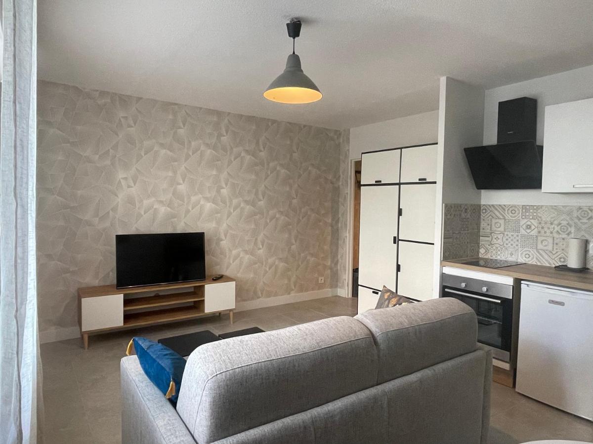 Au Calme Proche Centre-ville, Renove Avec Equipements Neufs Et Parking Prive Apartment Gap